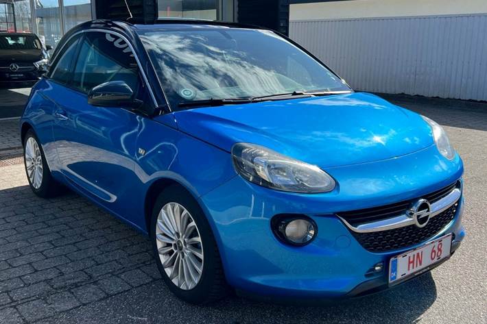 Blå Opel Adam fra 2016