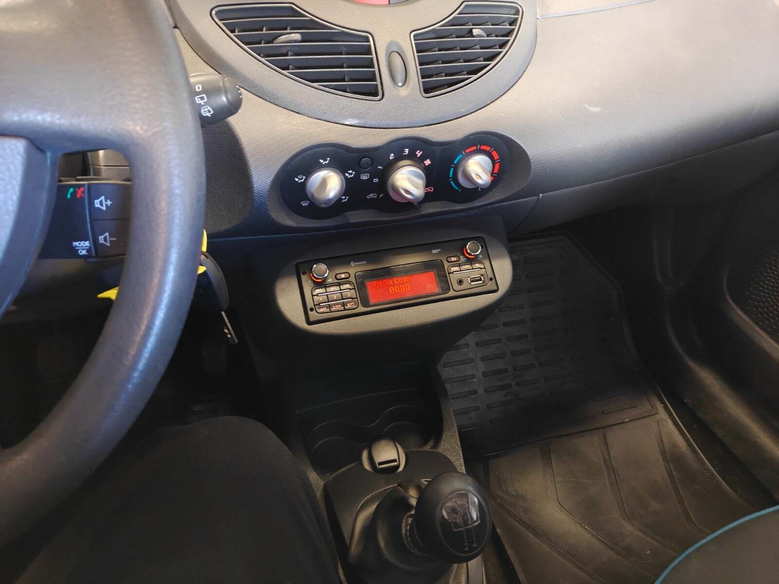 Gul Renault Twingo fra 2013