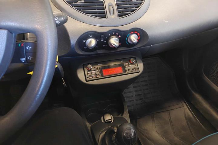 Gul Renault Twingo fra 2013