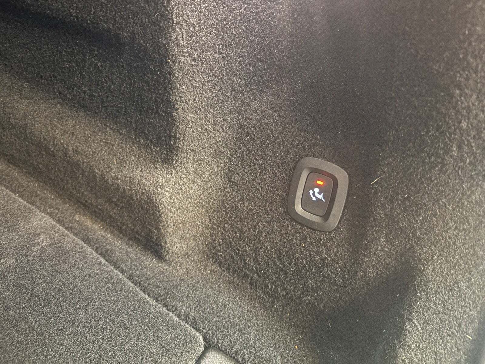 Blå Volvo XC60 fra 2022