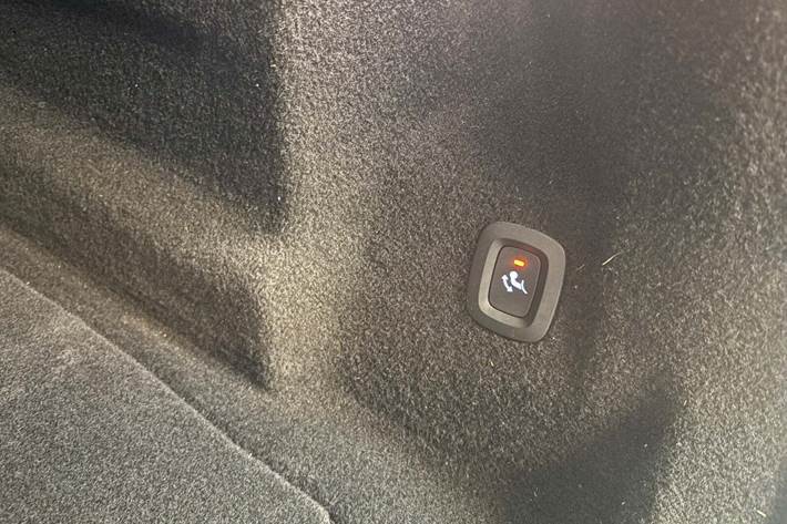 Blå Volvo XC60 fra 2022