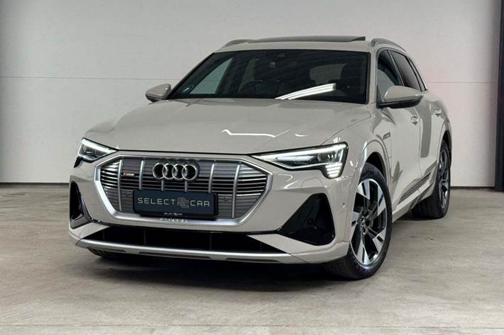 Grå Audi e-tron fra 2022