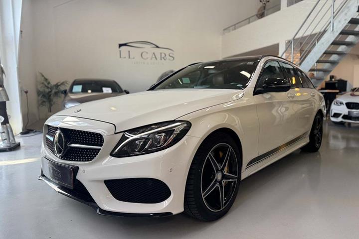 Brun Mercedes C450 fra 2016 set udefra