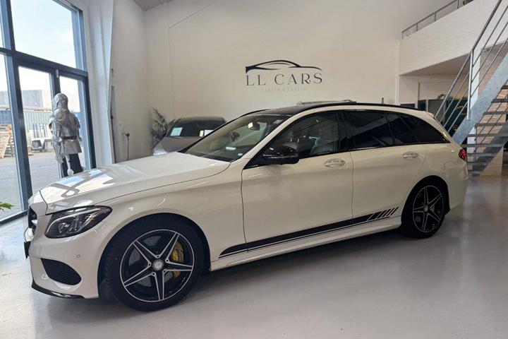 Brun Mercedes C450 fra 2016 set udefra