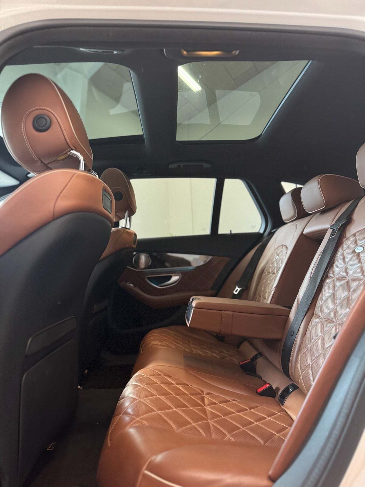 Brun Mercedes C450 fra 2016