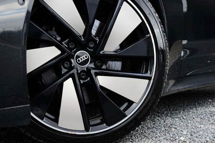 Gul Audi e-tron GT fra 2021