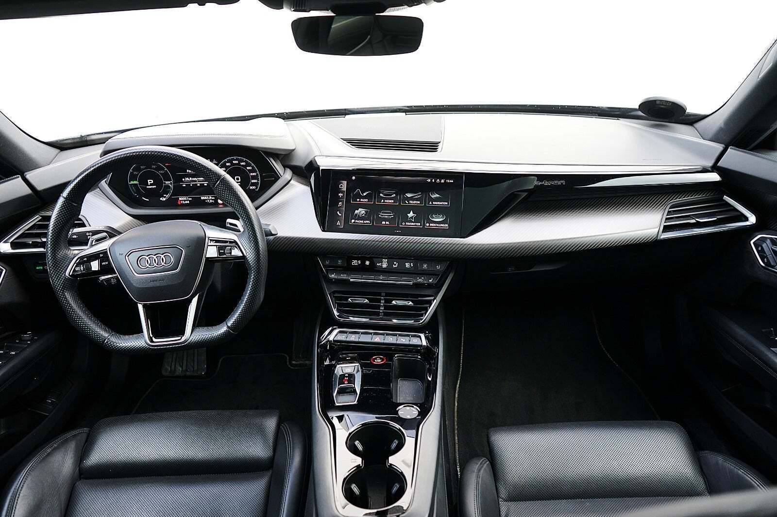 Gul Audi e-tron GT fra 2021