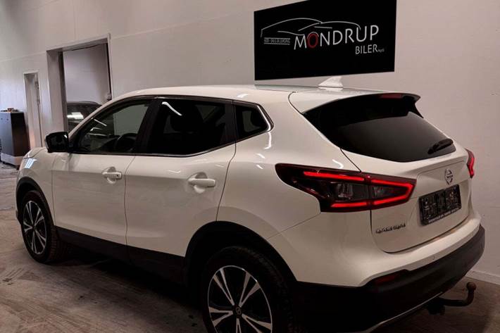 Hvid Nissan Qashqai fra 2020