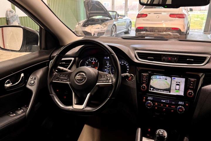 Hvid Nissan Qashqai fra 2020
