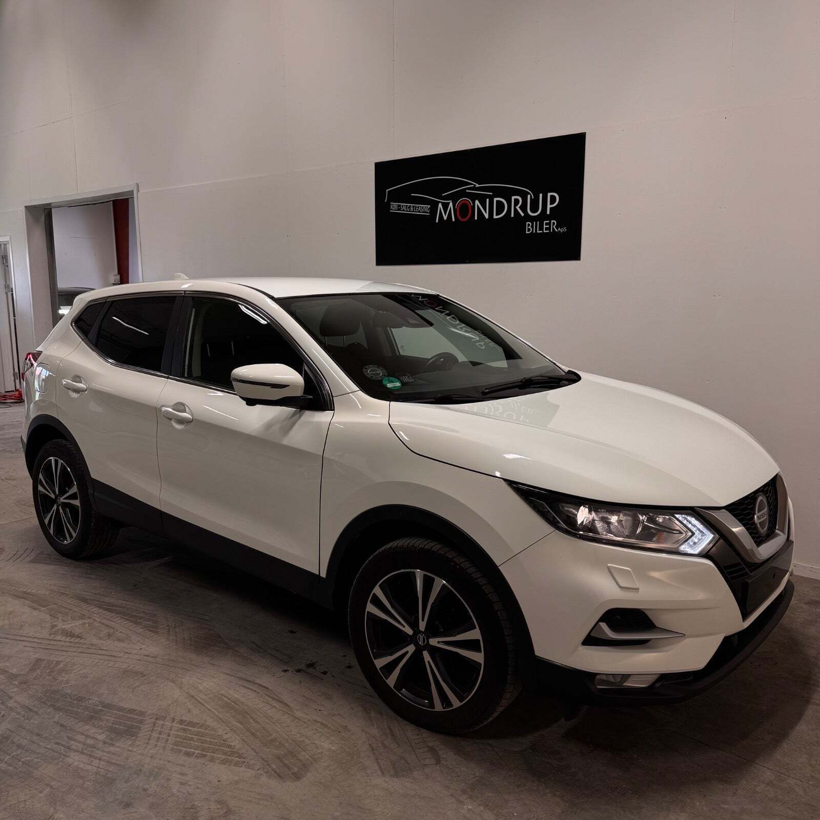 Hvid Nissan Qashqai fra 2020