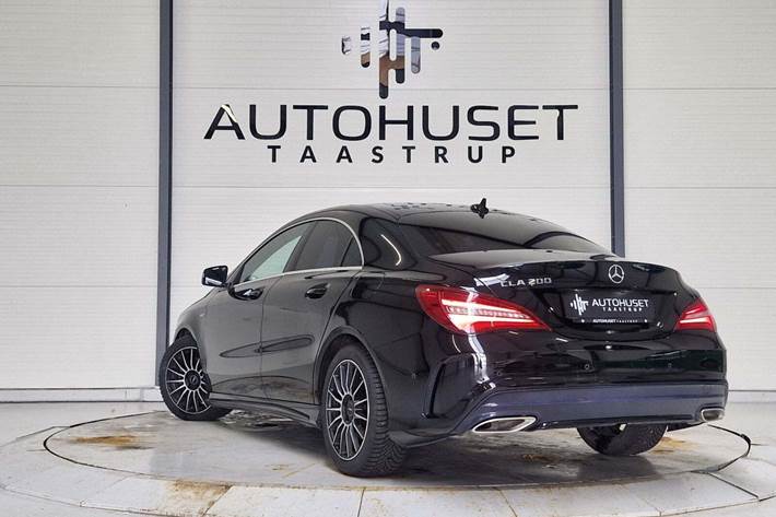 Sort Mercedes CLA200 fra 2018