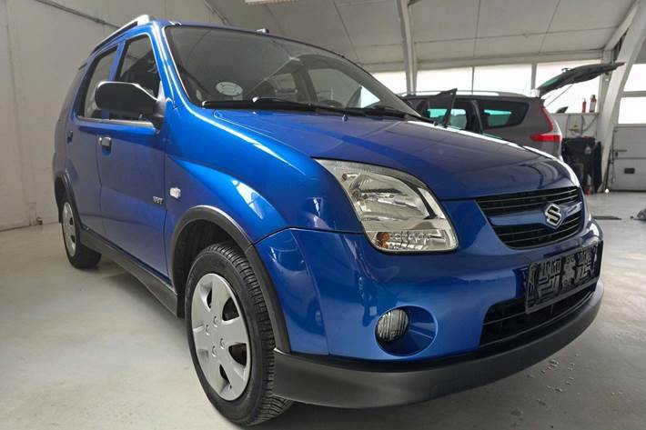 Blå Suzuki Ignis fra 2007