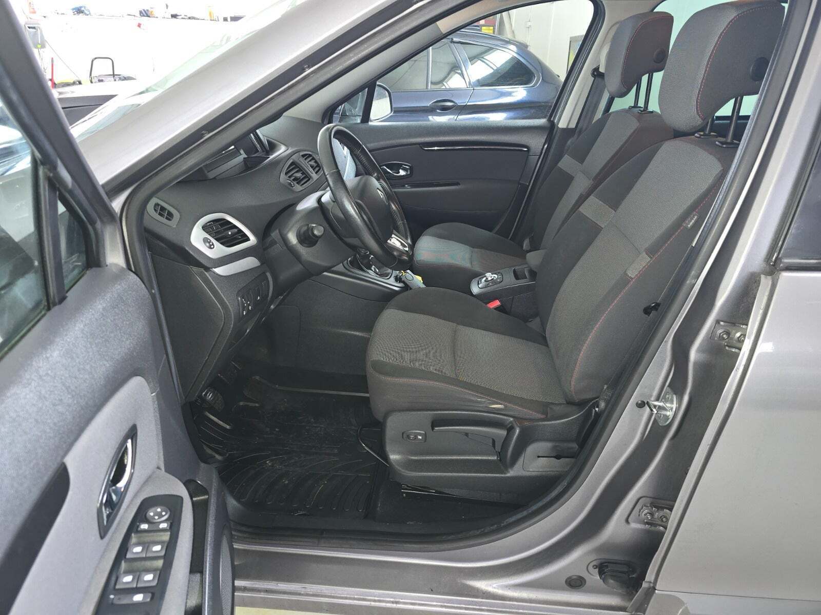 Renault Scenic III 1,6 16V Authentique