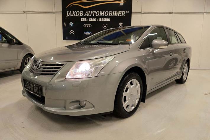 undefined Toyota Avensis fra 2010