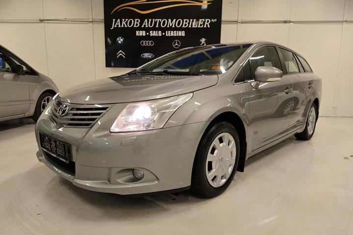 undefined Toyota Avensis fra 2010 set udefra