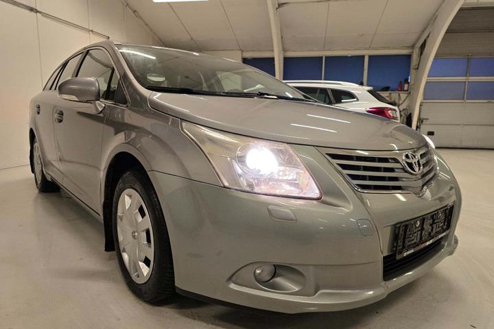 undefined Toyota Avensis fra 2010