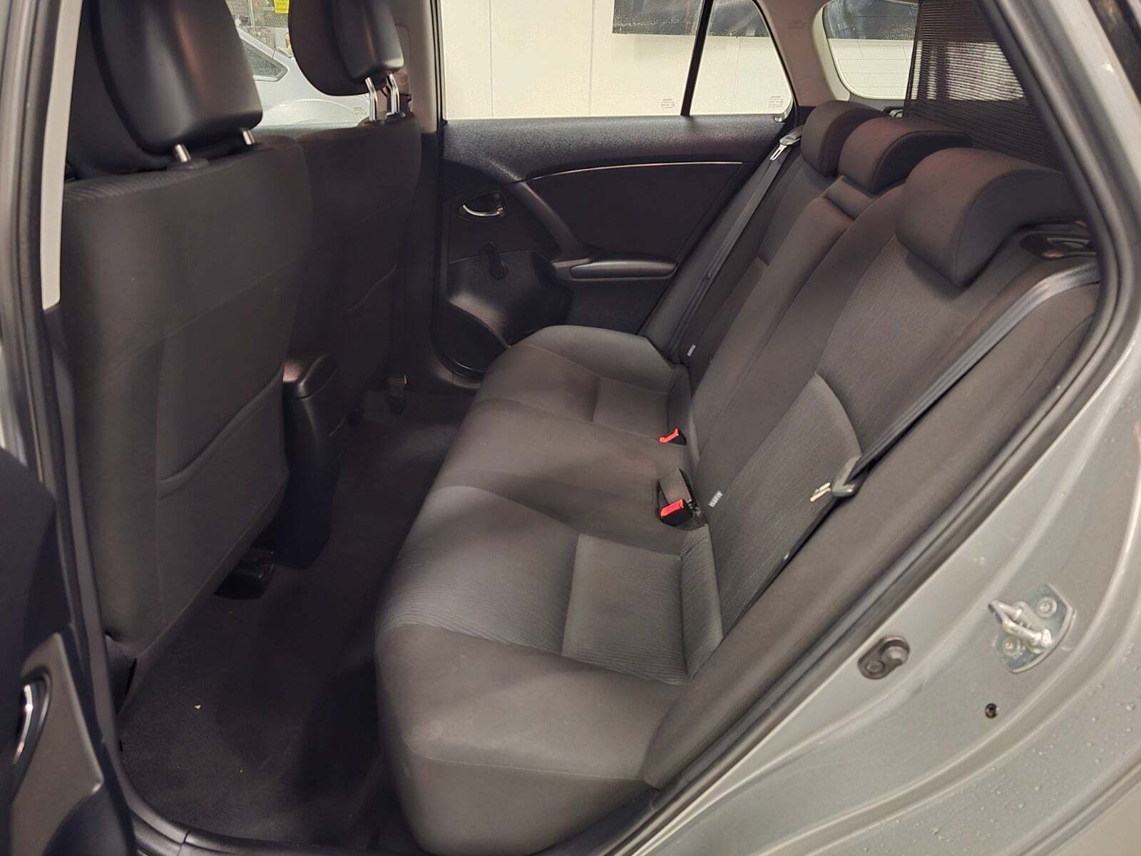 undefined Toyota Avensis fra 2010