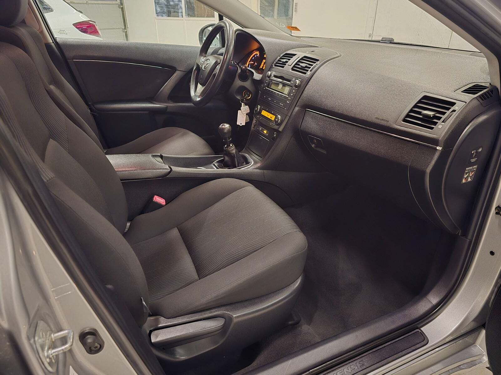 undefined Toyota Avensis fra 2010