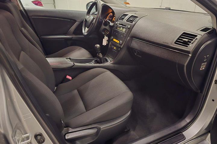 undefined Toyota Avensis fra 2010