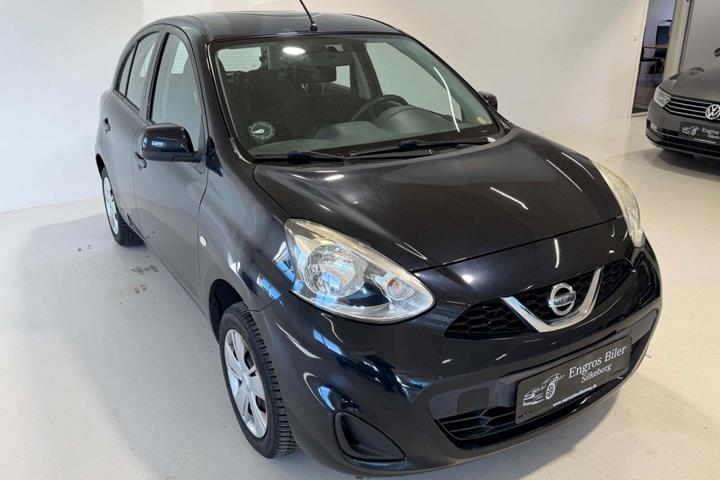 Sort Nissan Micra fra 2013 set udefra