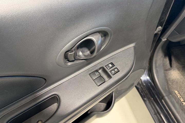 Sort Nissan Micra fra 2013