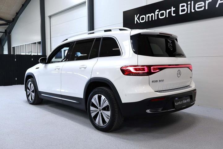 Hvid Mercedes EQB300 fra 2022
