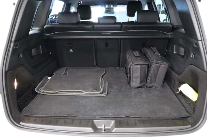 Hvid Mercedes EQB300 fra 2022