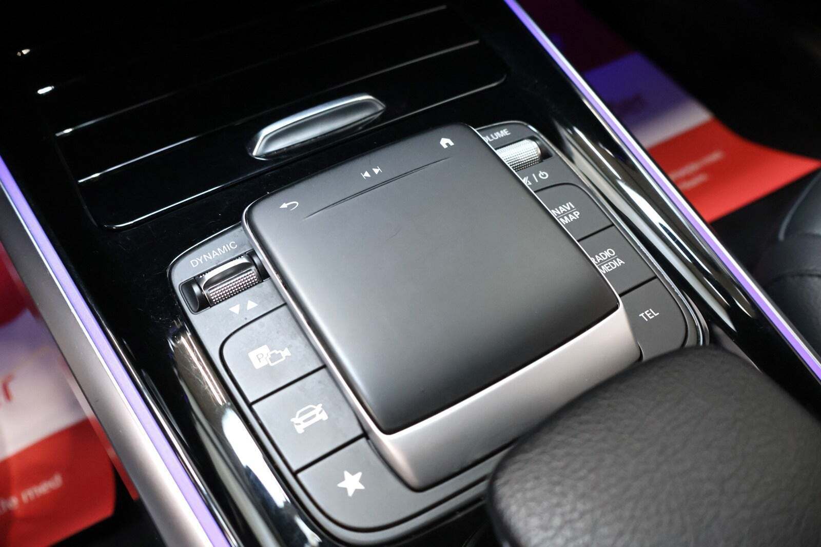 Hvid Mercedes EQB300 fra 2022