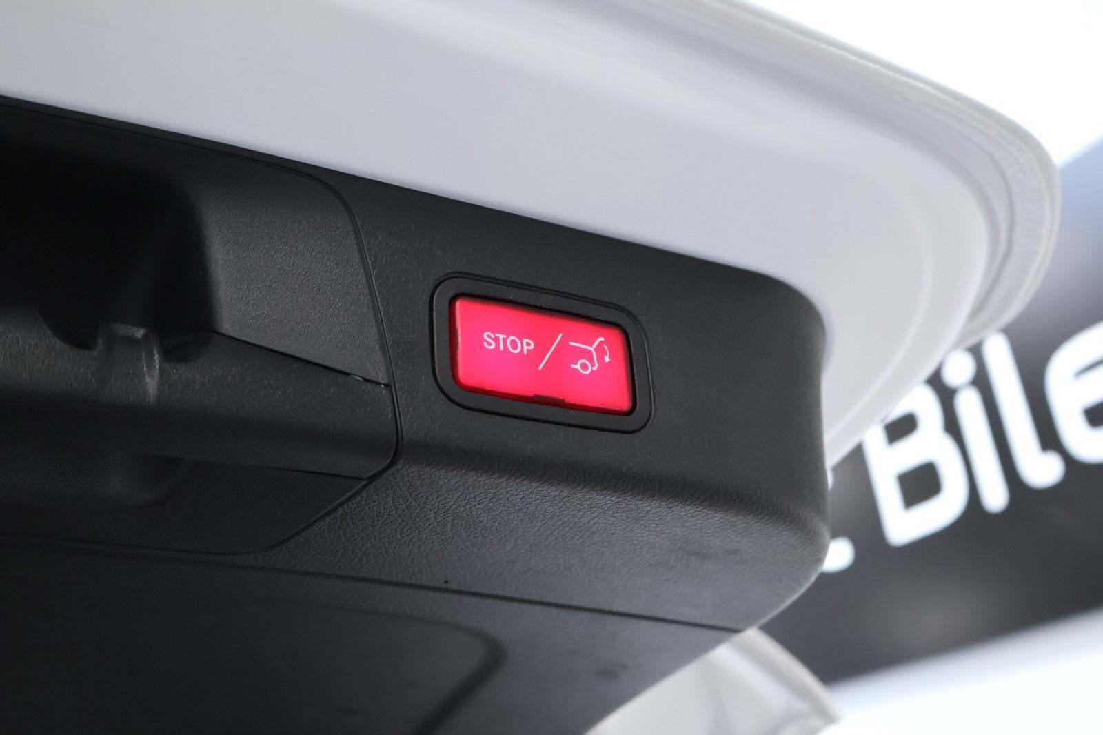 Hvid Mercedes EQB300 fra 2022