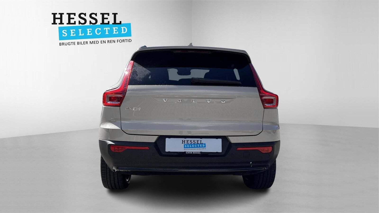 Brun Volvo EX40 fra 2025