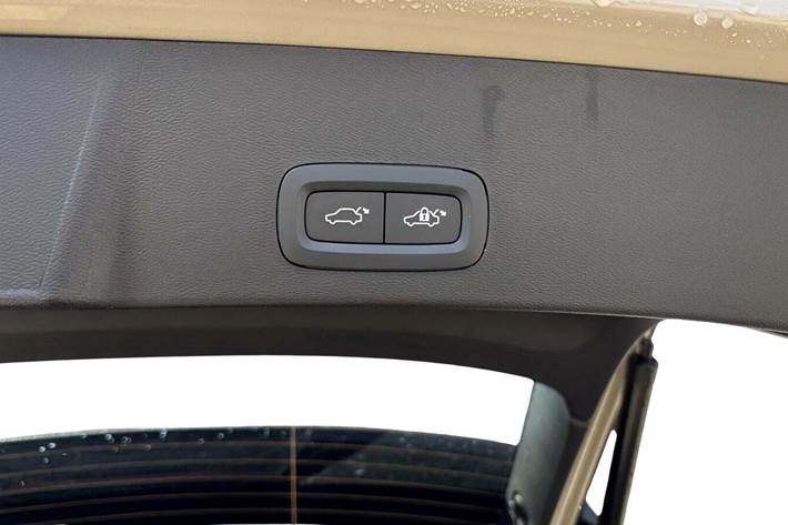 Brun Volvo EX40 fra 2025