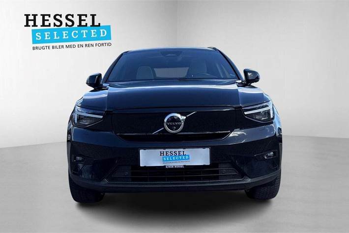 Sort Volvo XC40 fra 2024