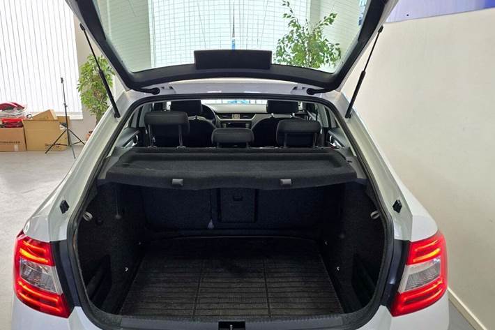 Hvid Skoda Octavia fra 2014