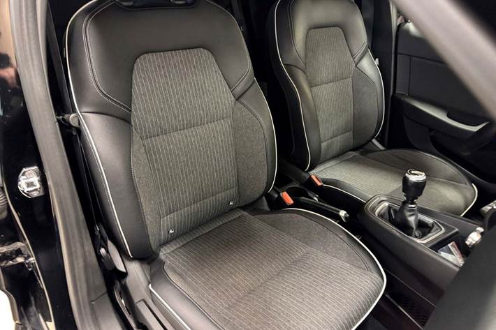 Sort Renault Clio V fra 2019