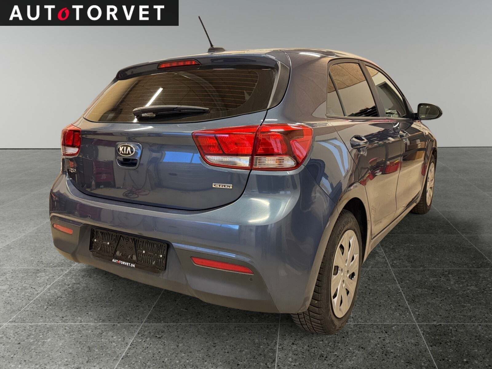 Blå Kia Rio fra 2017