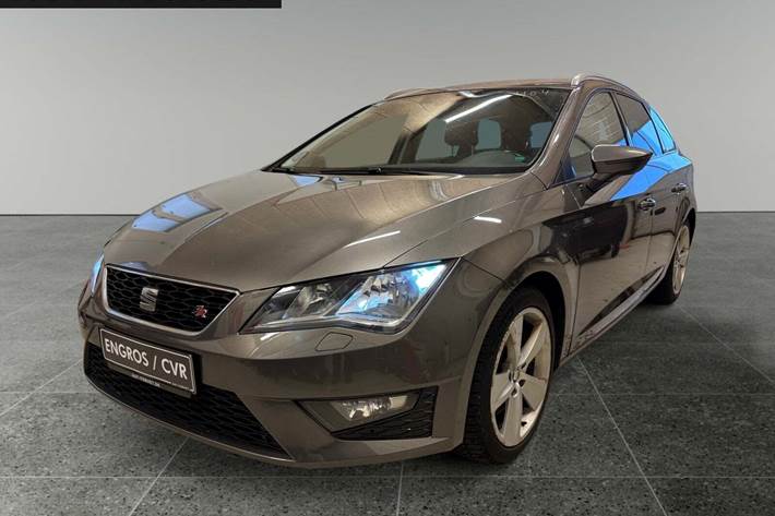 Grå Seat Leon fra 2017 set udefra