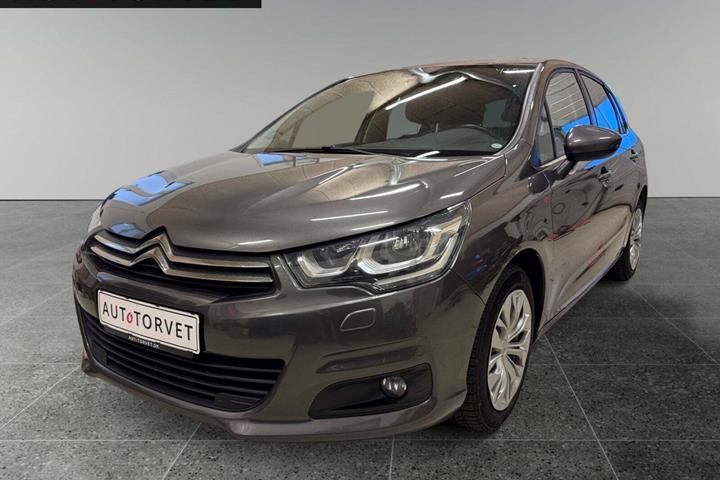 Grå Citroën C4 fra 2017 set udefra