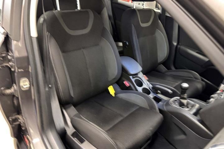 Grå Citroën C4 fra 2017