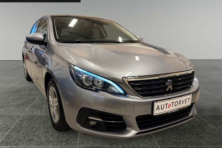 Sølv Peugeot 308 fra 2017