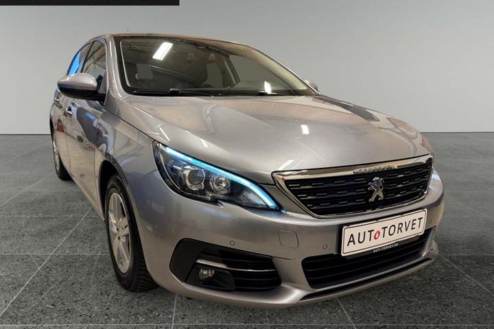 Sølv Peugeot 308 fra 2017