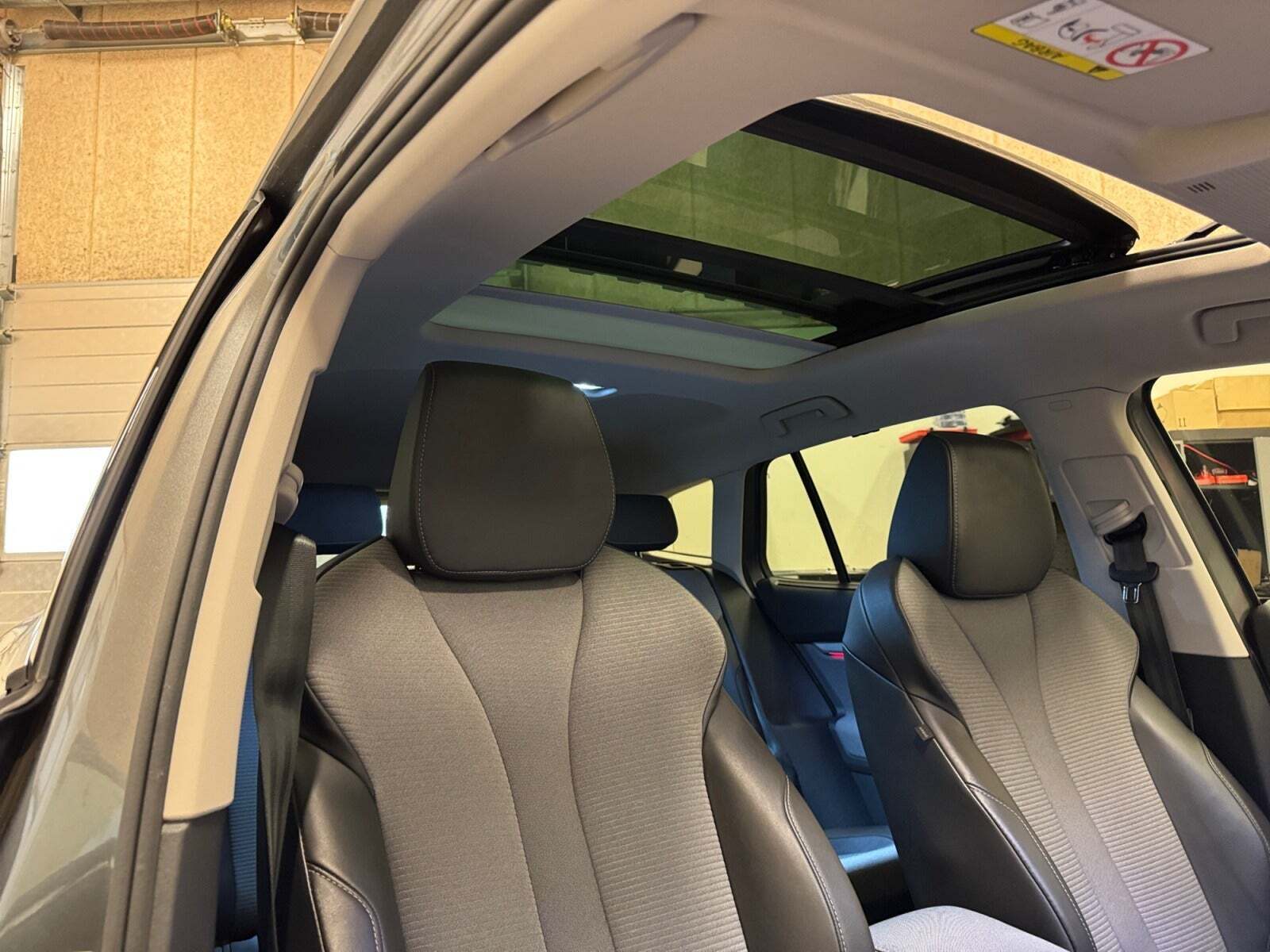 Grå Skoda Enyaq fra 2023