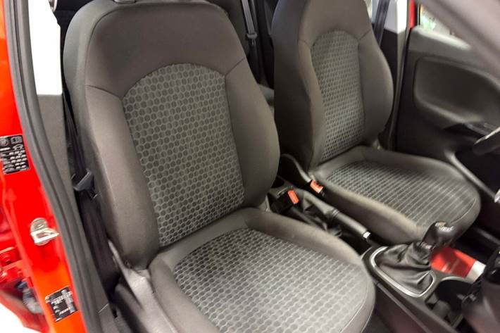 Rød Opel Corsa fra 2019