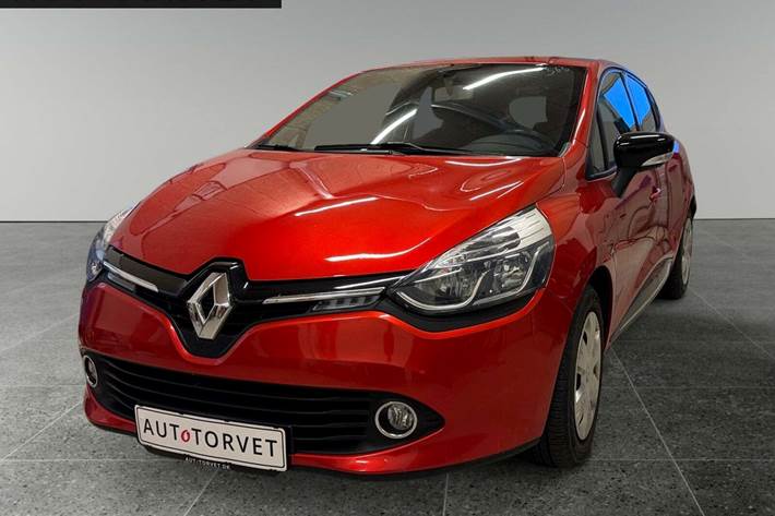 Rød Renault Clio IV fra 2013