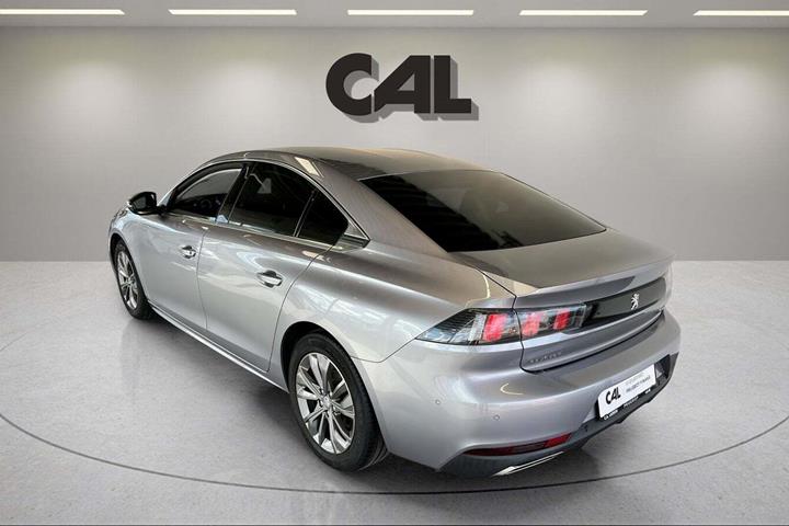 Sølv Peugeot 508 fra 2019
