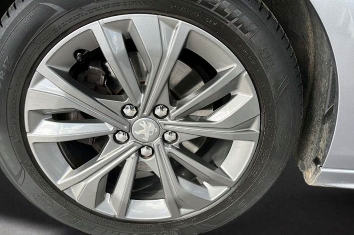 Sølv Peugeot 508 fra 2019