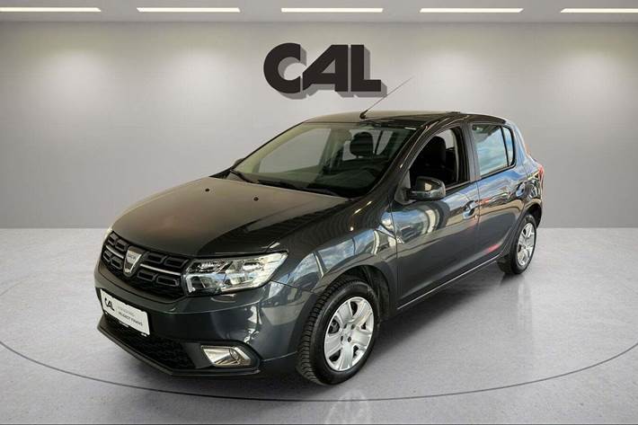 Grå Dacia Sandero fra 2020 set udefra