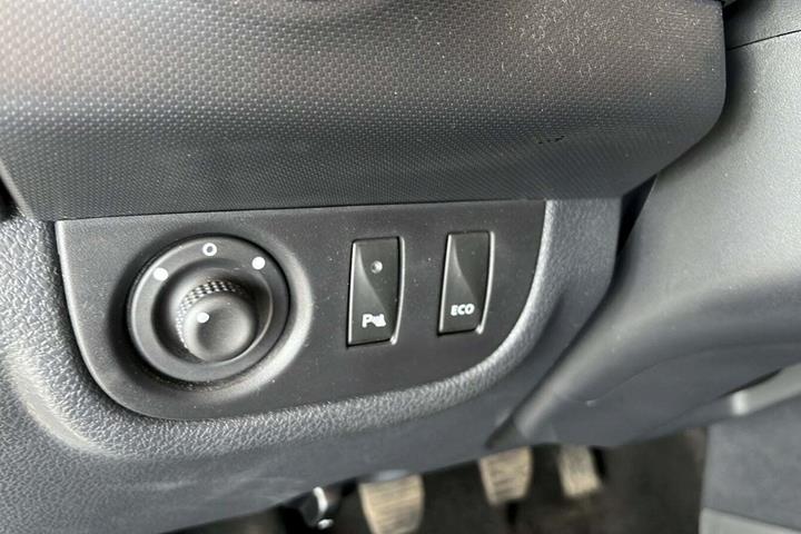 Grå Dacia Sandero fra 2020