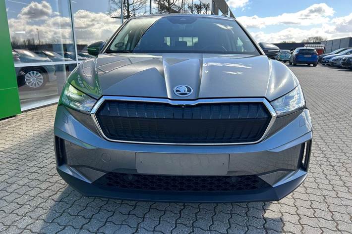 Grå Skoda Enyaq fra 2022