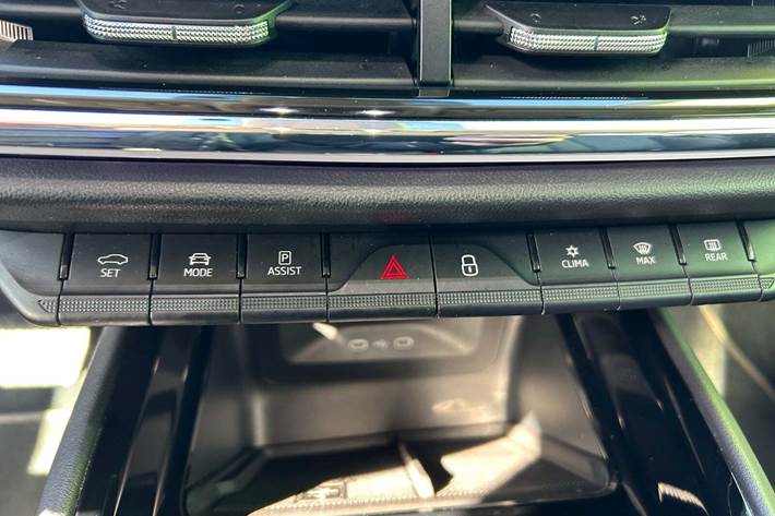 Grå Skoda Enyaq fra 2022