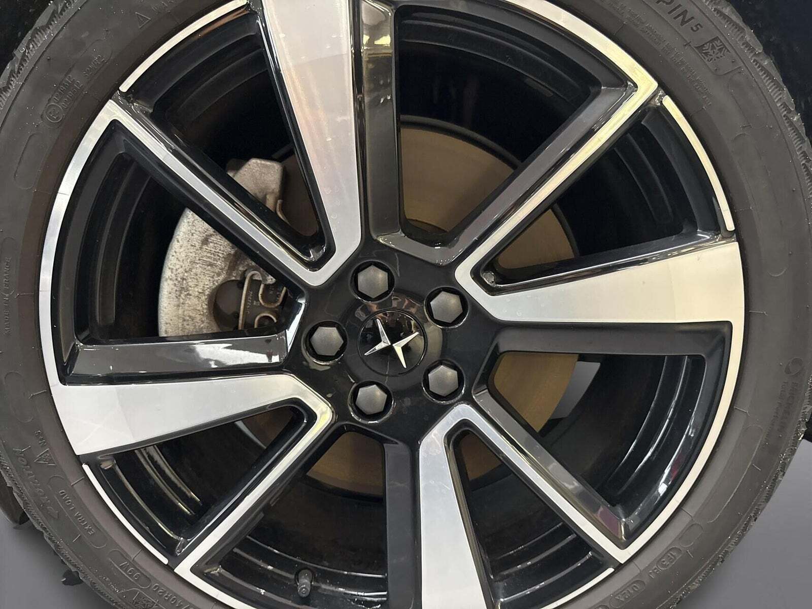 Hvid Polestar 2 fra 2023